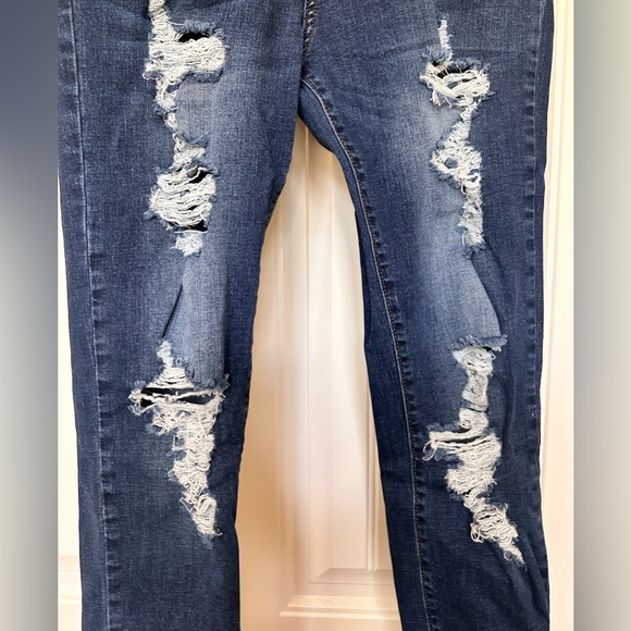 Distressed jeans 👖🌟 - Picture 3 of 8